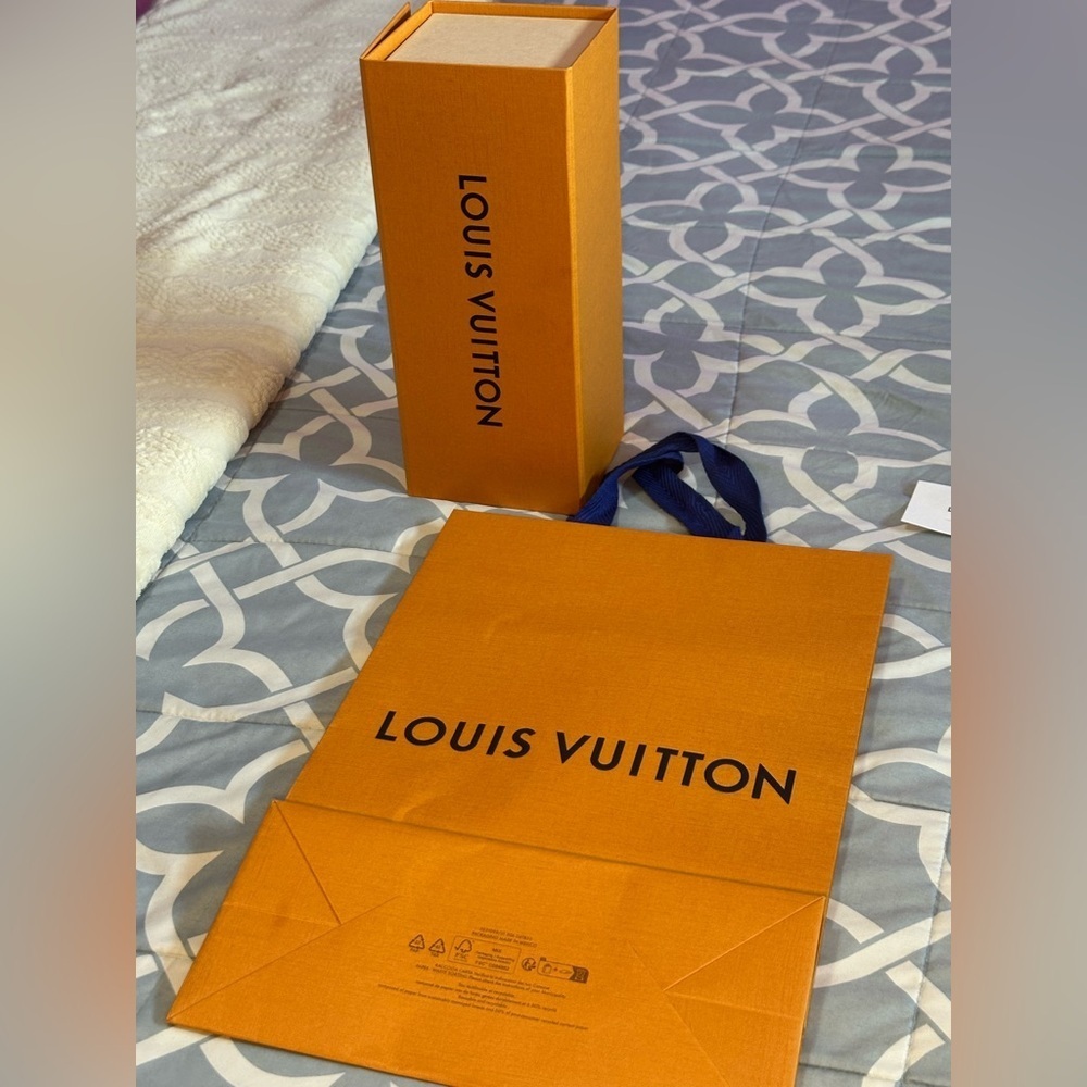 Louis Vuitton Shopping Bag (Small) & Large Perfume Box w/ Wrapping Paper – EUC - Picture 3 of 6